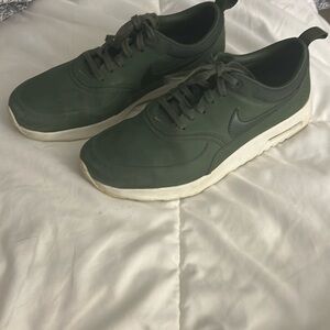 Nike Air Max Thea Sneakers Size 8.5 green